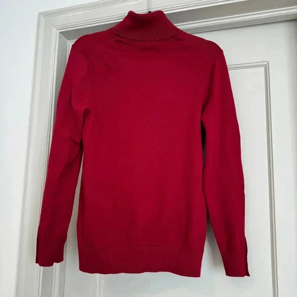 Tommy Hilfiger deep red turtleneck sweater with button detail on sleeve size M - Picture 6 of 9